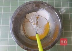 红豆中空戚风蛋糕的做法图解4