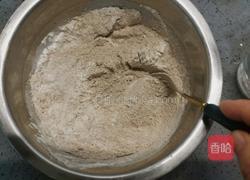 黑全麦荷叶饼的做法图解2