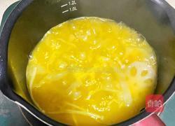 虾仁金针菇酸汤的做法图解4