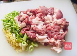韭菜苔大肉水饺的做法图解1