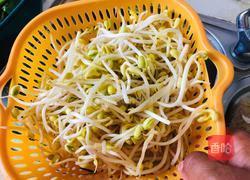 黄豆芽炒过油牛肉丝的做法图解1