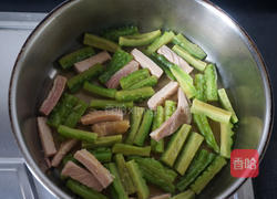苦瓜炒咸肉的做法图解8