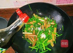 韭菜花炒香干的做法图解8