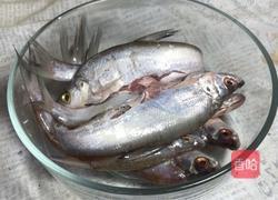 干煸刁子鱼的做法图解3