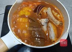 玉米排骨番茄味小火锅的做法图解7