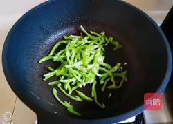 尖椒炒鸡蛋的做法图解9