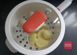 三文鱼土豆沙拉鸡蛋杯的做法图解5