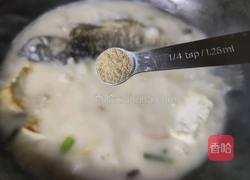 营养奶白鲫鱼豆腐汤的做法图解8