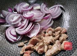 洋葱炒肉的做法图解4