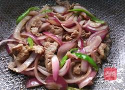 洋葱炒肉的做法图解10