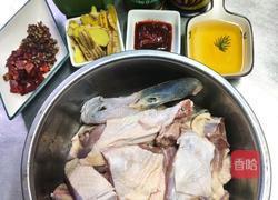 麻辣酱香鸭的做法图解1