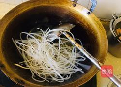 酸菜炒粉条的做法图解5