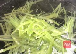 枸杞莴笋肉丝汤的做法图解5