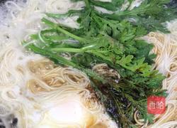 茼蒿荷包蛋汤面的做法图解5