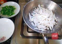 杏鲍菇肉沫炒辣椒的做法图解3