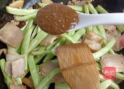 一锅出 土豆炖豆角烀饼的做法图解7