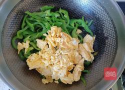 青椒炒鸡蛋的做法图解8