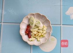 芹菜炒香干的做法图解1