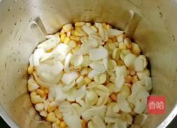 鲜榨玉米汁的做法图解3