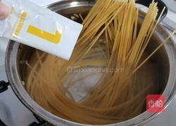 番茄肉酱意面的做法图解2