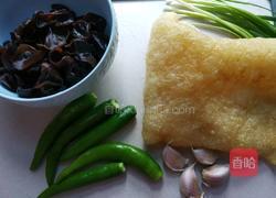 青椒肉皮的做法图解1