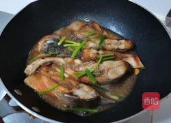 煎焖红鲳鱼的做法图解6