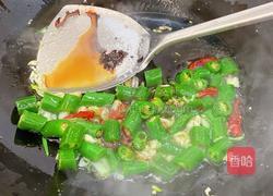 豆泡炒韭菜的做法图解3