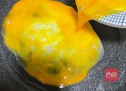 鸡蛋木耳炒饭的做法图解3