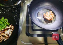 香菇肉沫炒辣椒的做法图解2
