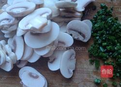砂锅鲫鱼蘑菇豆腐汤的做法图解7