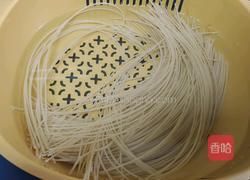 凉拌小米米线的做法图解1