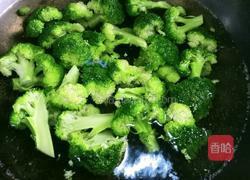 橄榄油拌西蓝花的做法图解4