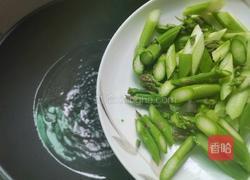 芦笋炒虾仁的做法图解4