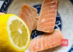 橄榄油三文鱼的做法图解3