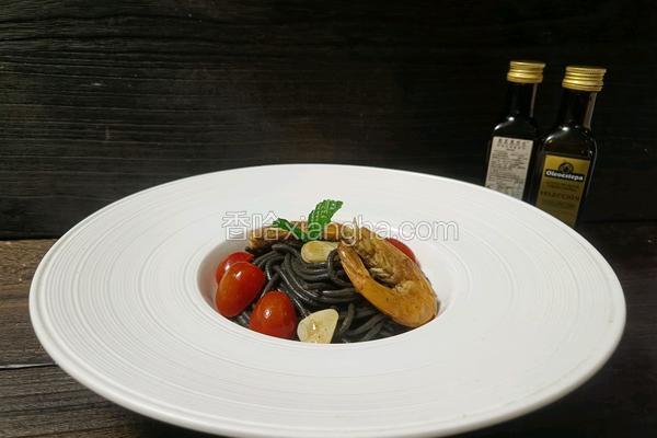 番茄大虾墨鱼面
