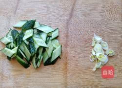 黄瓜木耳炒鸡蛋的做法图解3