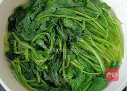 橄榄油菠菜炒鸡蛋的做法图解3