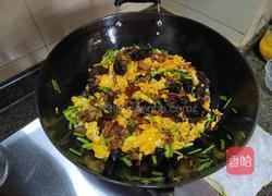 蒜薹炒肉炒鸭蛋的做法图解11