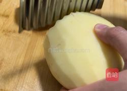 麻辣波浪土豆的做法图解2