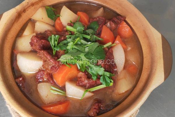牛肉萝卜煲