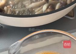 入口滑嫩、菌菇鲜香的菌菇滑蛋真的绝了～超简单哟～的做法图解4