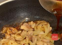 馋哭隔壁小孩的滑蛋鸡肉饭在家也能轻松复刻！的做法图解4