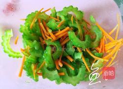 凉拌苦瓜丝的做法图解5