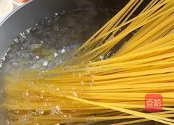 黑松露奶油培根意面的做法图解2