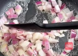 黑松露奶油培根意面的做法图解4