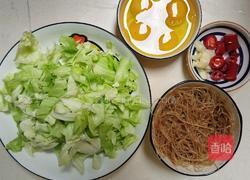 粉丝烩包菜的做法图解2