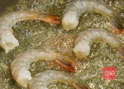 蒜香奶油烩海鲜的做法图解2