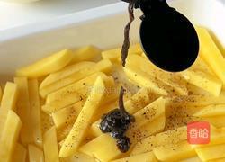 芝士肉酱薯条的做法图解2