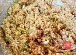 猪肉白菜饺子的做法图解2