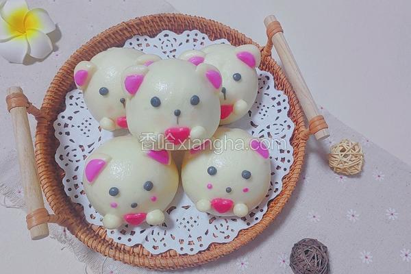 爱心抱抱熊豆沙包